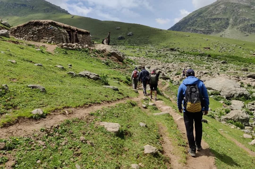 Offbeat Kashmir Group Tour thumbnail 4