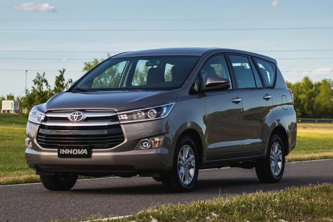 Toyota Innova thumbnail 2