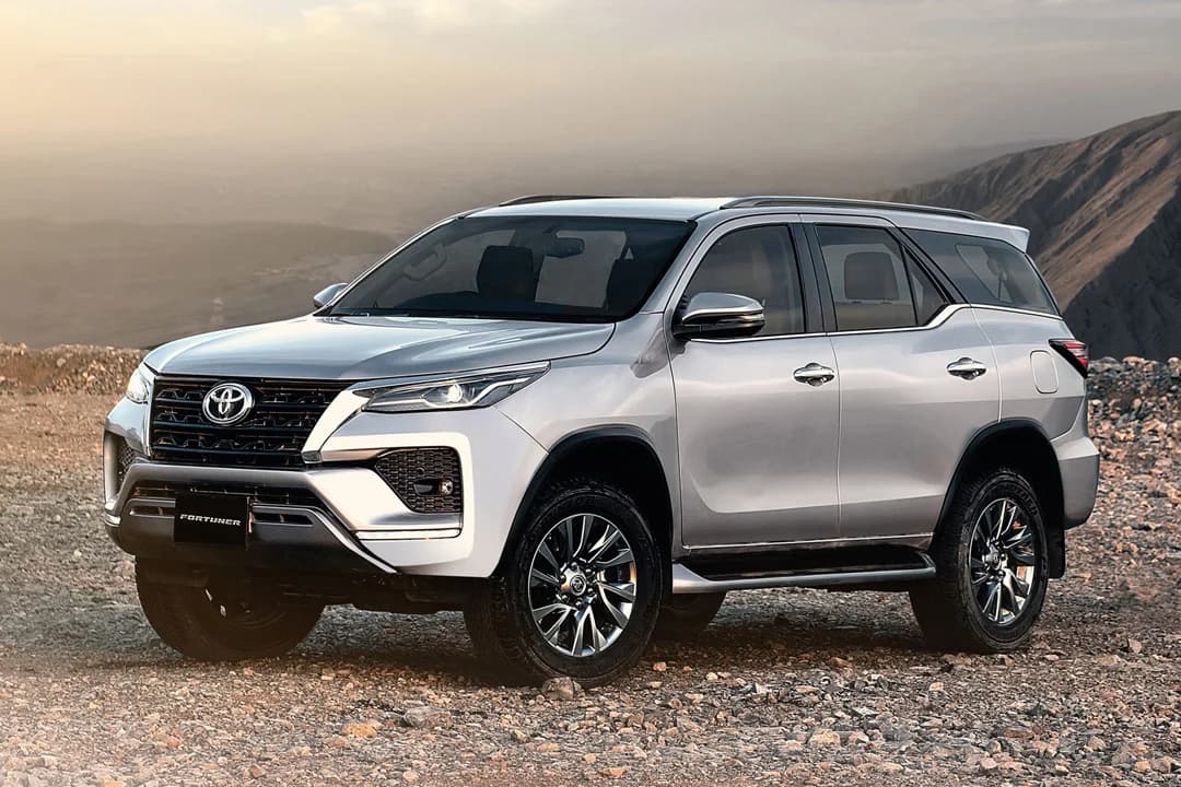 Toyota Fortuner thumbnail 2